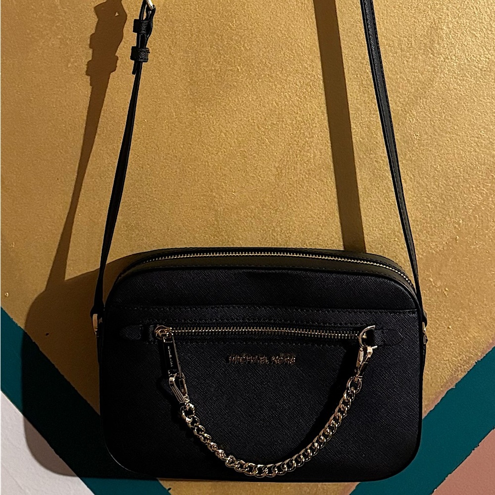 Michael Kors Jet Set Large Saffiano Leather
Crossbody Bag